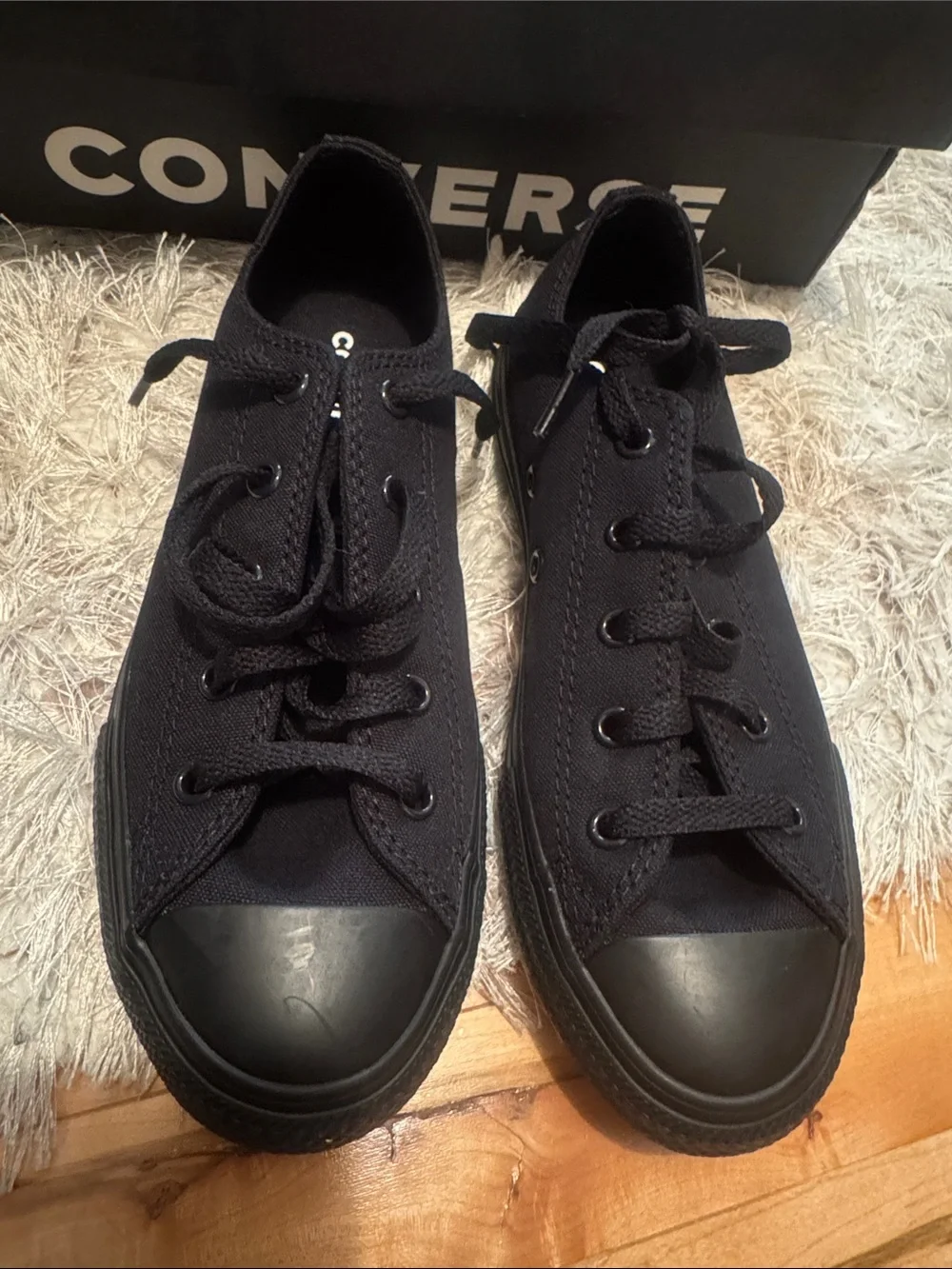 Converse Kids Low-Top Canvas Sneakers in Black size 2.5